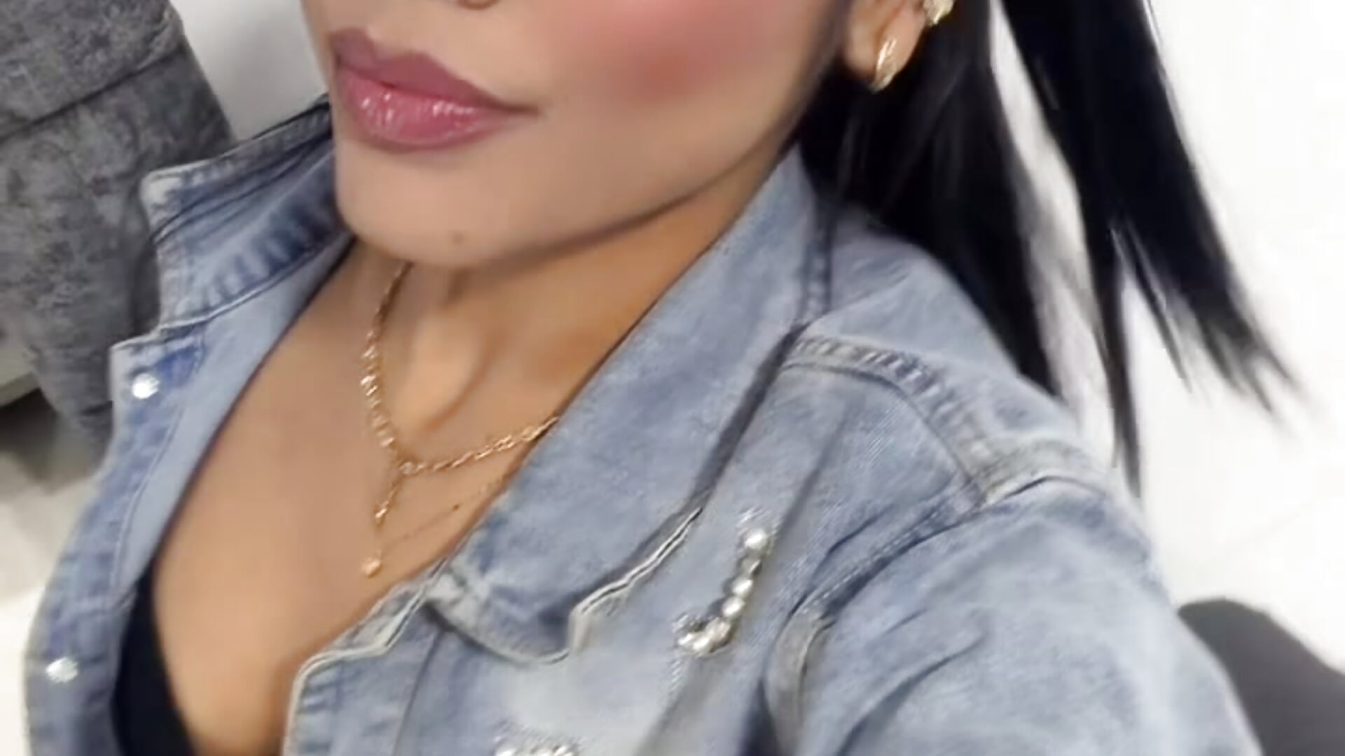 😍 — filmik Roxana_gomezz, modela(-lki) na kamerkach