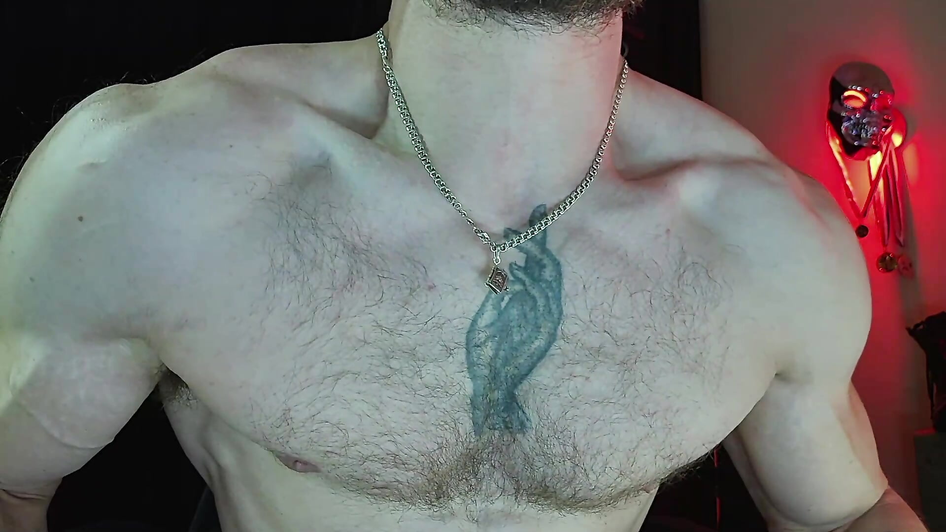 Sexy Alpha — filmik HunkyDesire