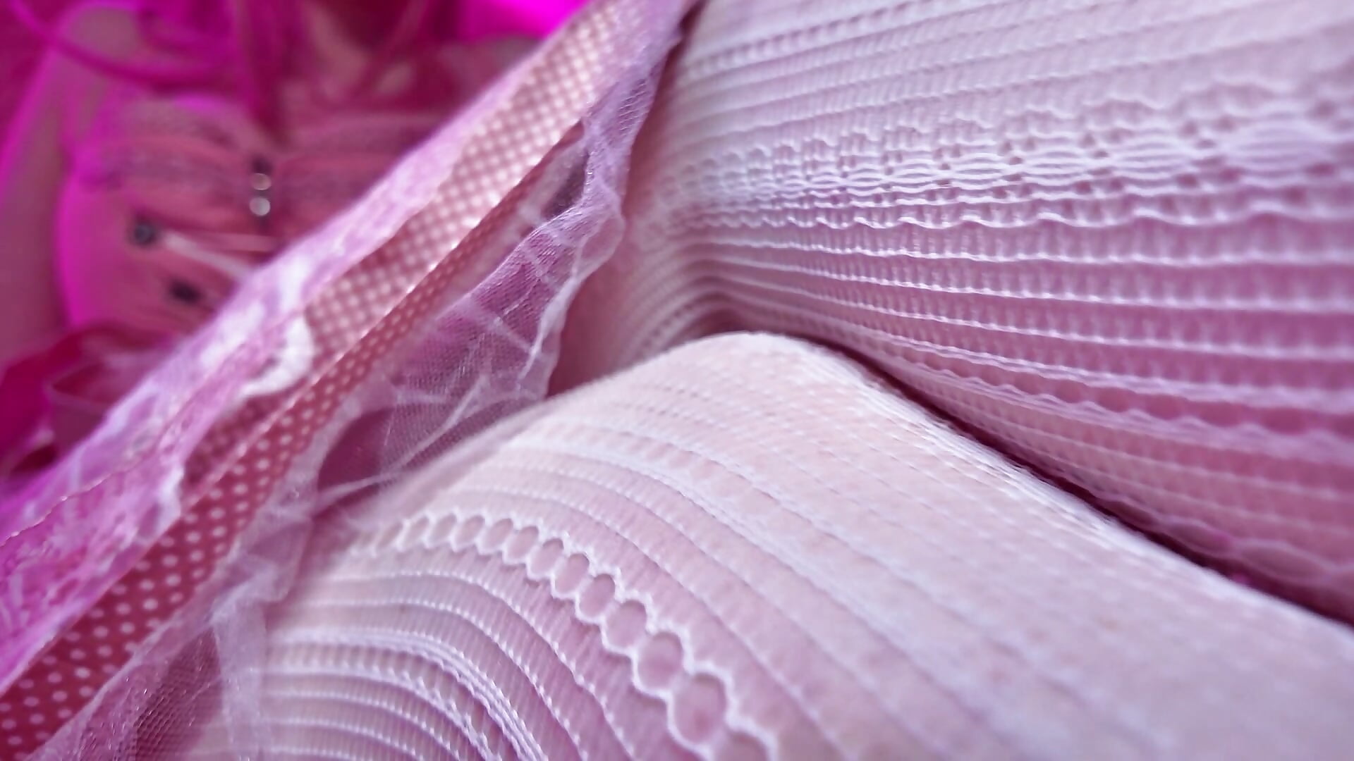 GEILES DIRNDL DIE ZWEITE :) - video pink_paula kameramallilta