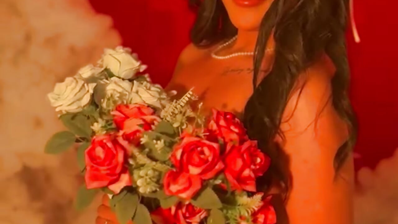 💐 Flowers Queen 👸 | How likes for this tease, m – video af sofiaqueen__