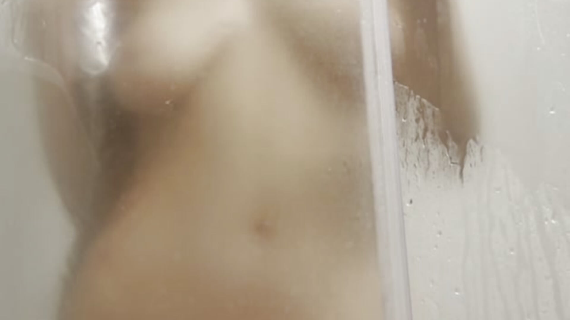 Hot shower with me💦 - video di BettyStephens modella di cam