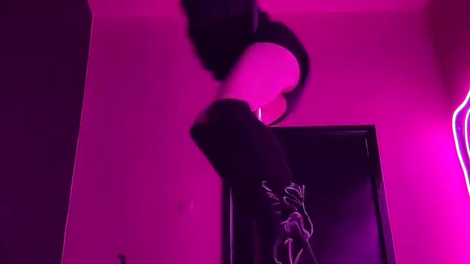 poledance - video by LanaLutz cam model