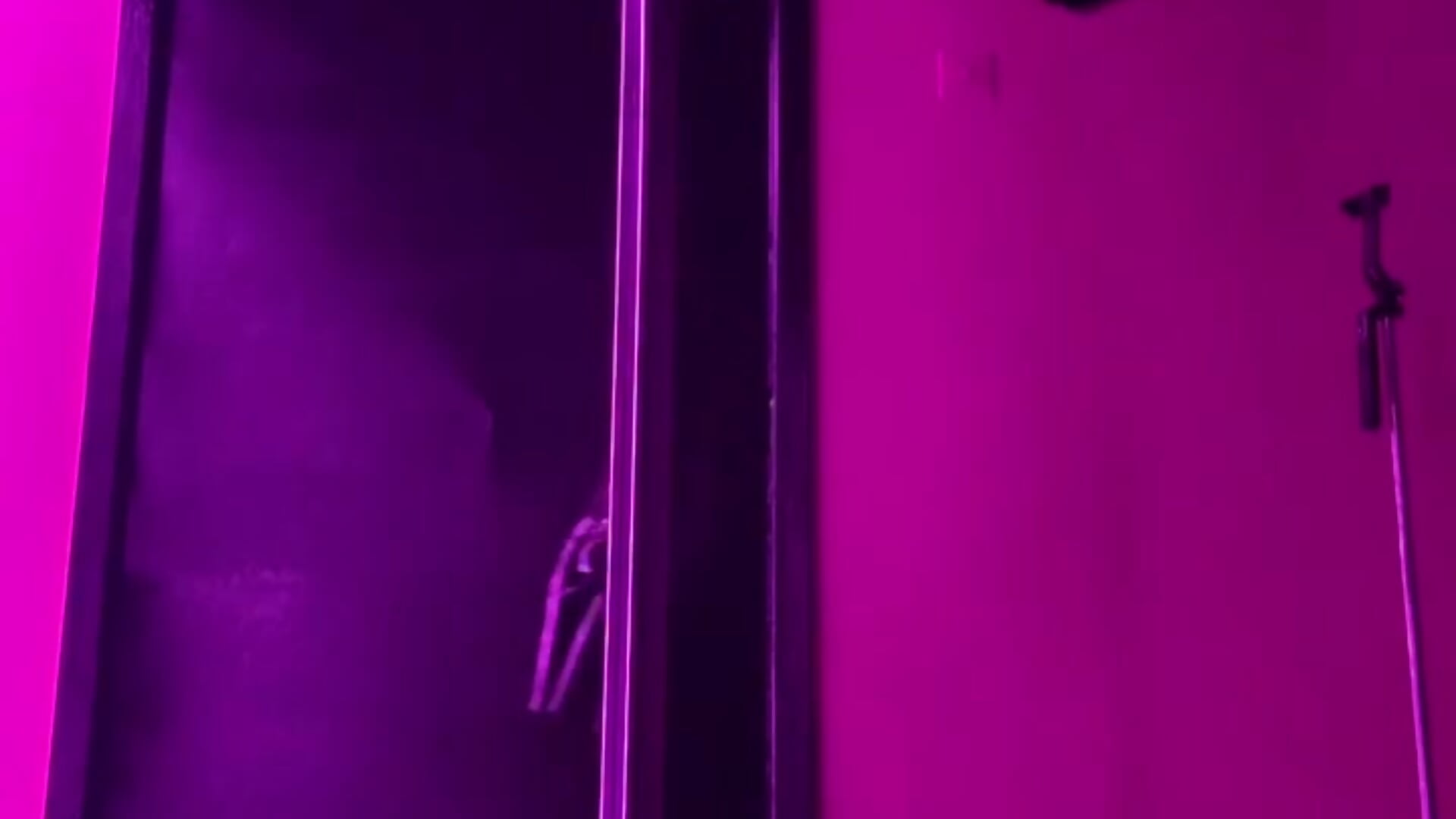 pole dancing - video by LanaLutz cam model