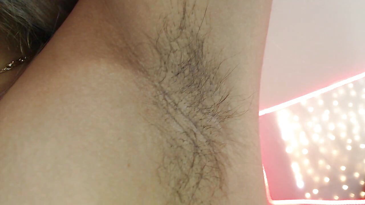 lick my armpits big hairys  !!! - video oleh model kamera sweet_barbiie