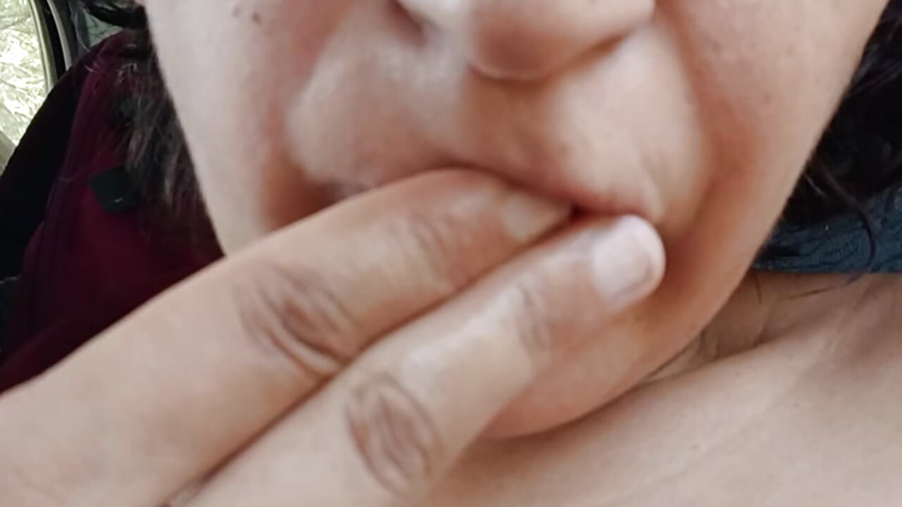 Suck my fingers and put them on my little pussy🥰