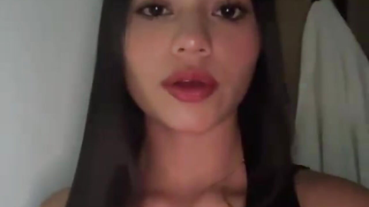 singing you 🎶 - Vídeo de aliyah_sweet, modelo de vídeos
