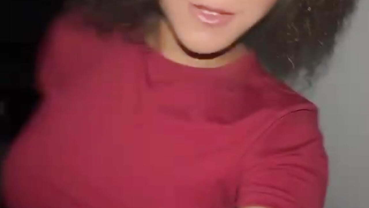 "There’s only one thing I like more than being in charge... and that’s making you beg for a little b– leana_lovings1 kameramodell videója