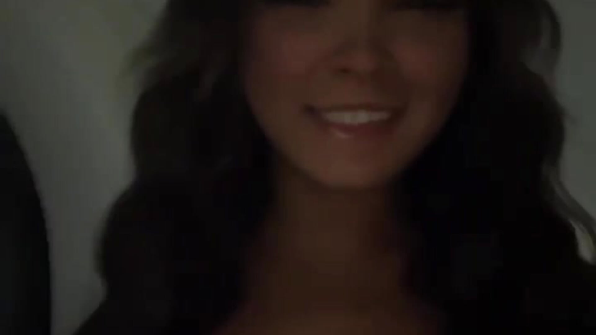 💕✨ Happy Sunday, my lovelies! ✨💕 I hope you're enjoying this day.－カメラキャストのleana_lovings1の動画