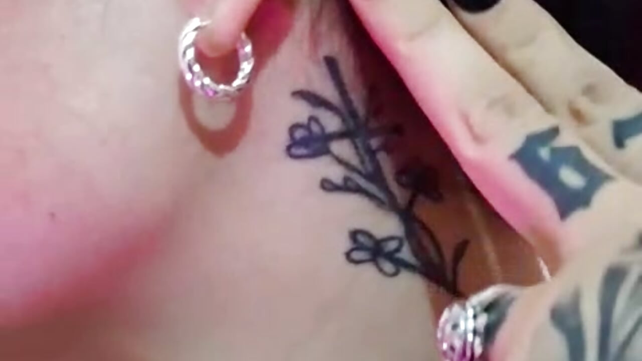 Come and take a look at my tattoos ♥ – video od webkamerové modelky Irina_zafira