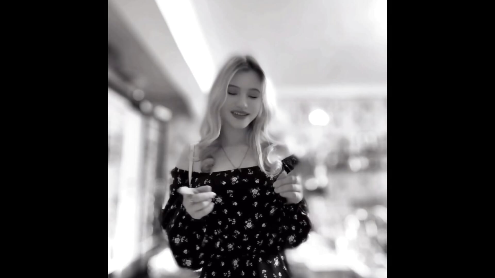 my favorit dress– EarlineStrojnys kameramodell videója