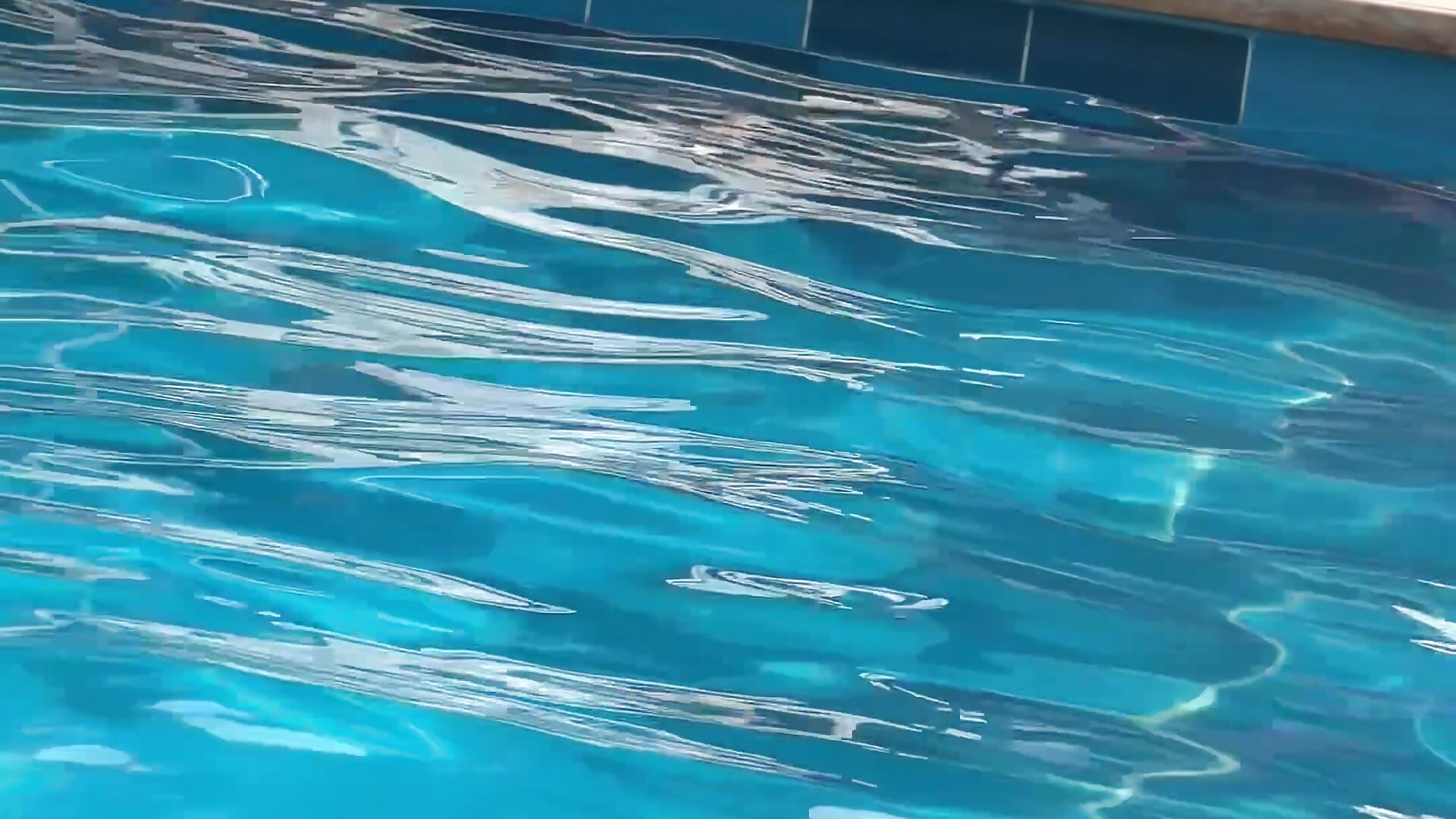 My feet in the pool - βίντεο μοντέλου saraacollinsss