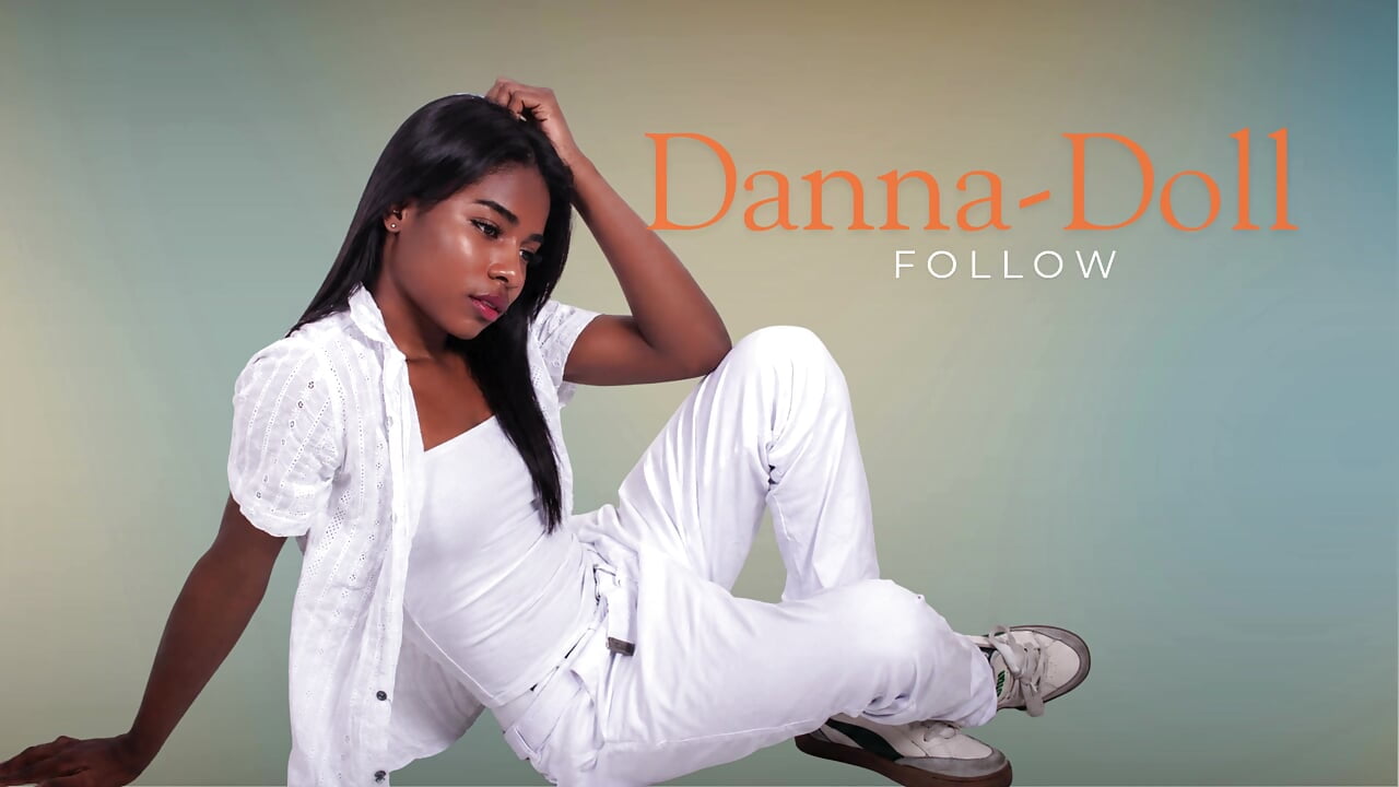 profile-intro-video-1784308262– Danna-Doll kameramodell videója