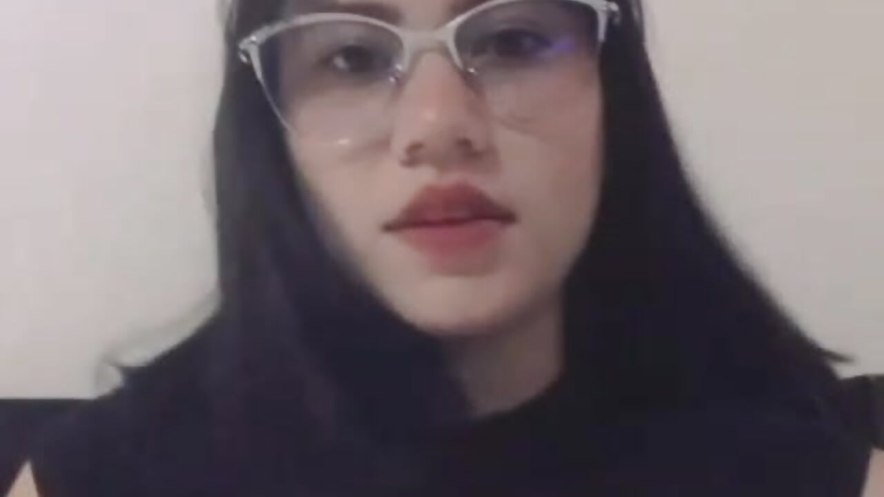 WELCOME KISS - video di emily_nastyatmfull modella di cam