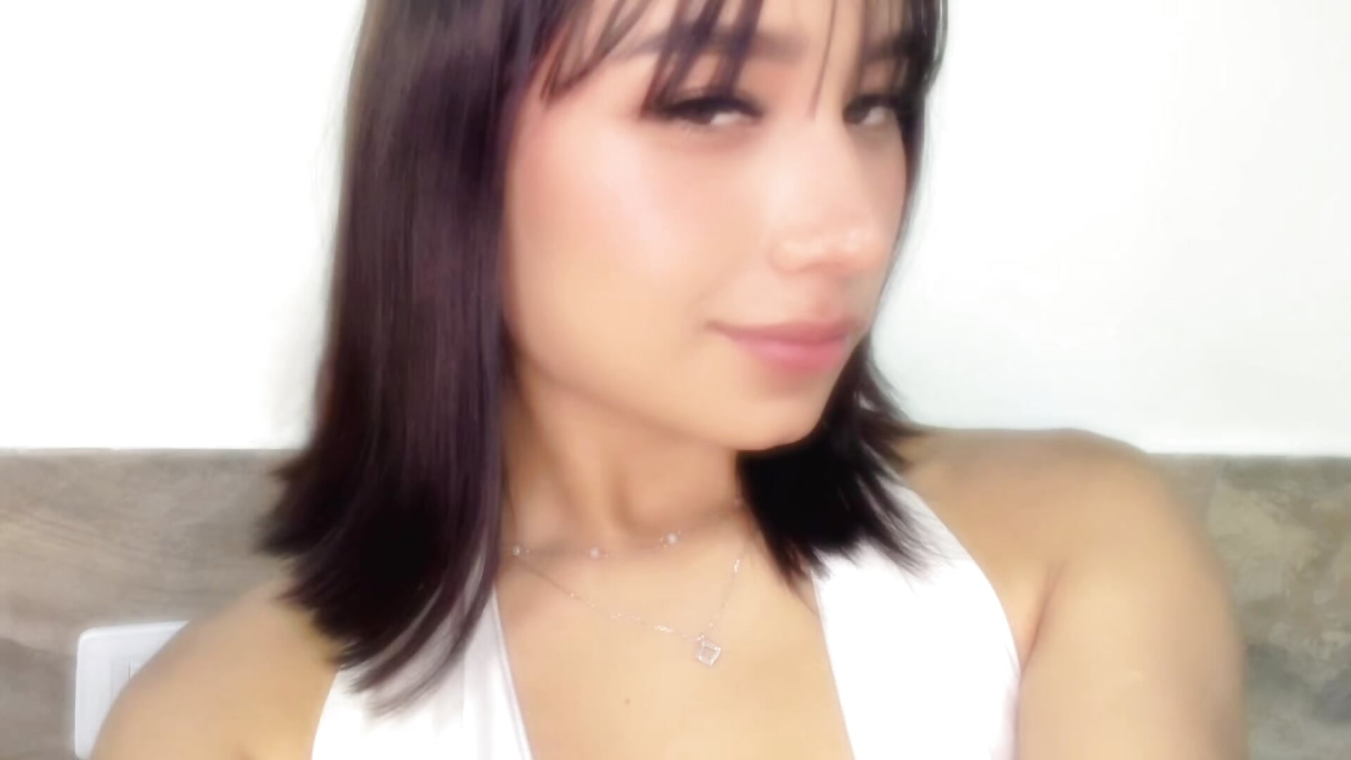 Flirtatious and hot - video by ximena_vasquez9 cam model