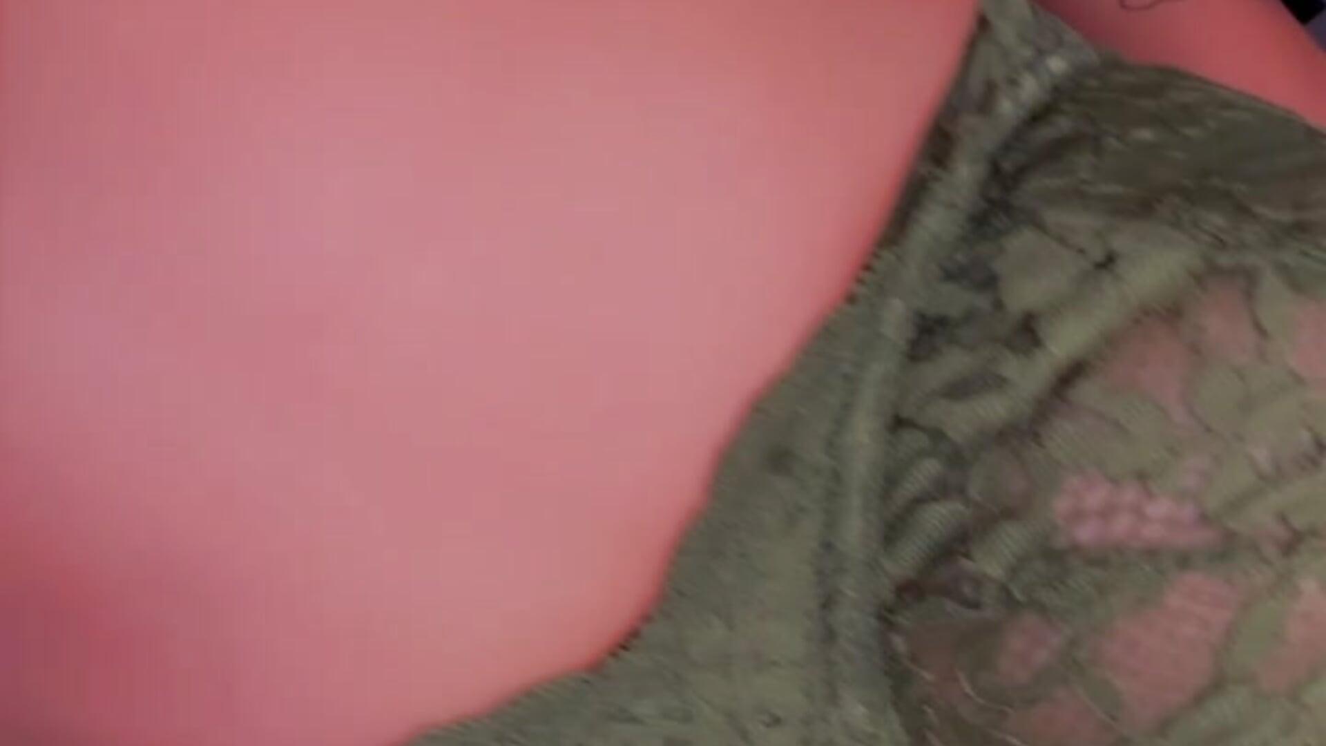 Me in green? – video af prettygirll00 cam-model
