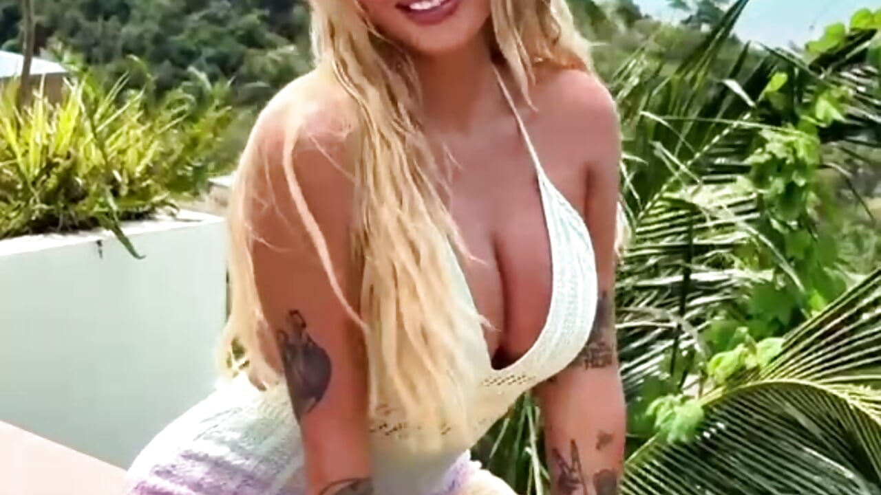 Just being me 🥰 - video oleh model kamera theholistic_ho