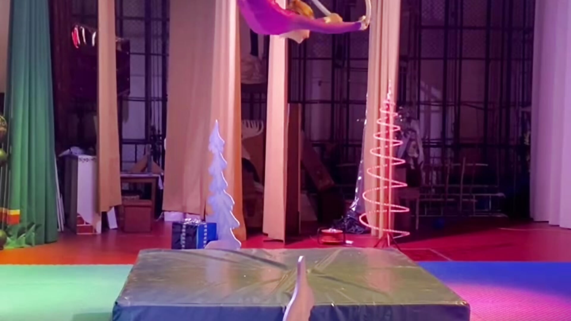 -1428604467801719948 - video by Riley_flower_