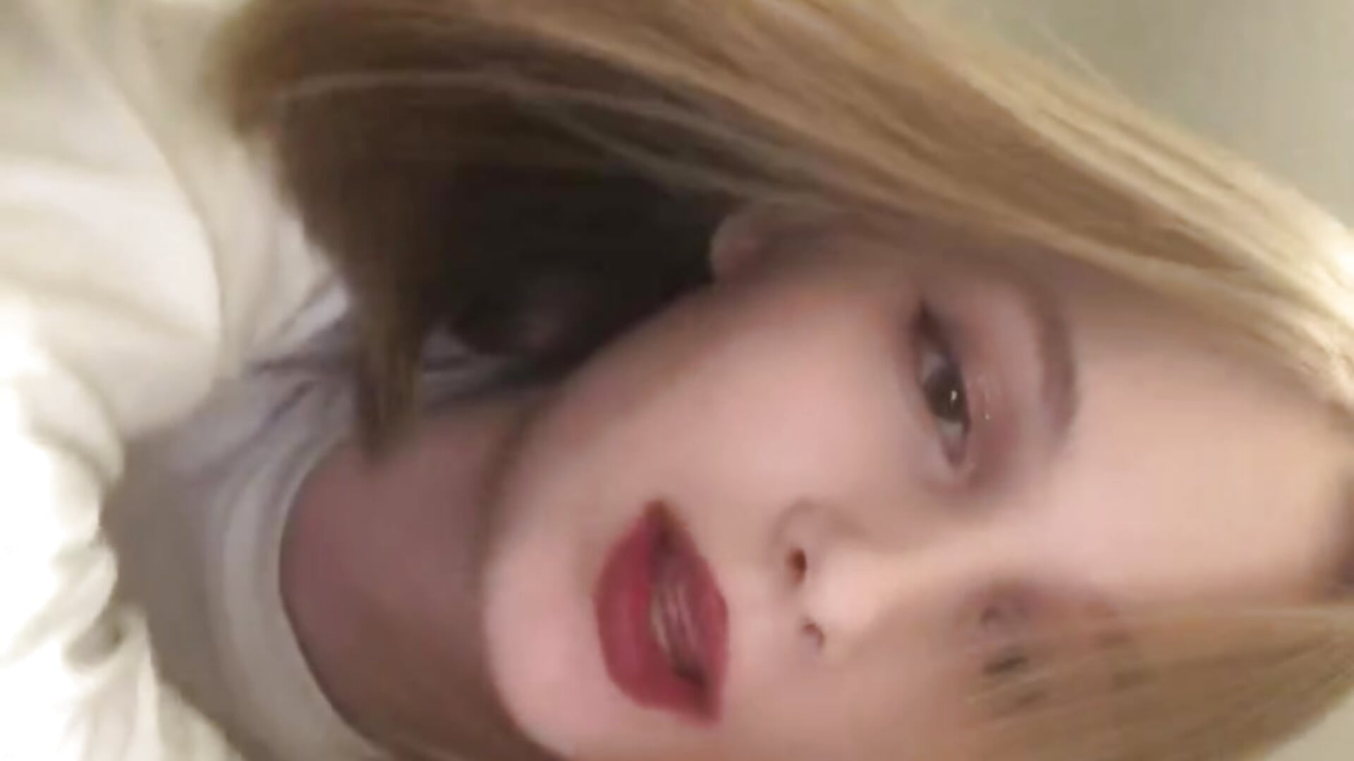 me – video od webkamerové modelky elia_moon
