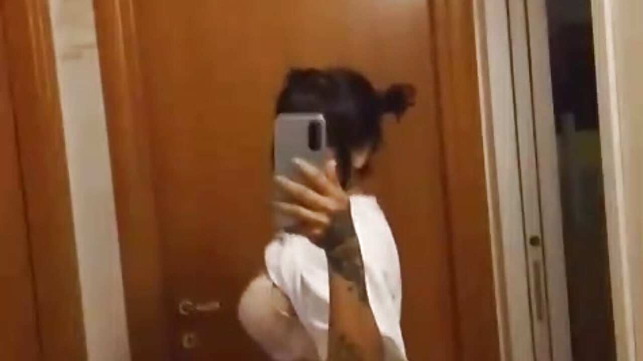 BELLA56 - clip cu bellahot34 model videochat