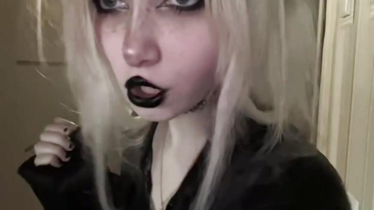 ✌️😝✌️ – video modela na kameri Sindy-Lou