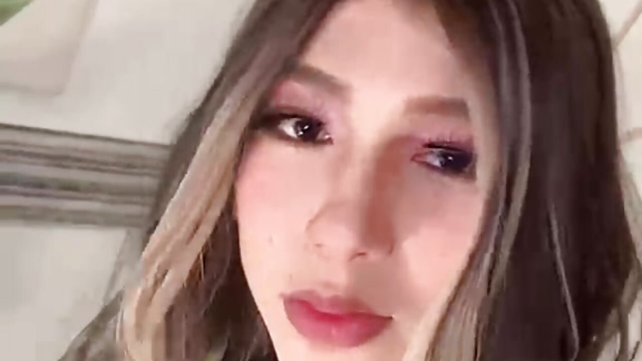 Hello 🌷✨ – video modela na kameri misssophia_x