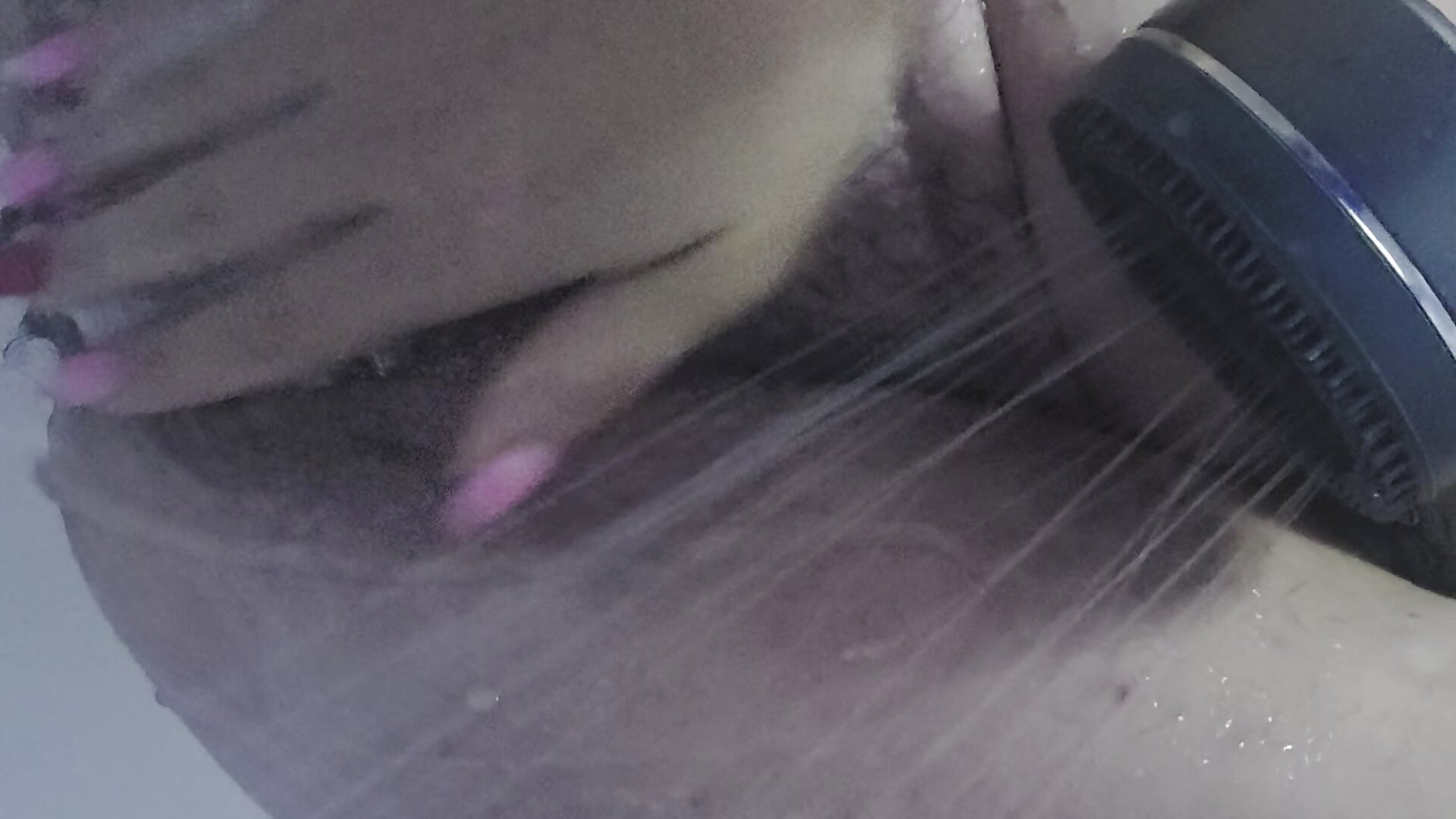 I Wash My Hairy Pussy - video di Melly3 modella di cam