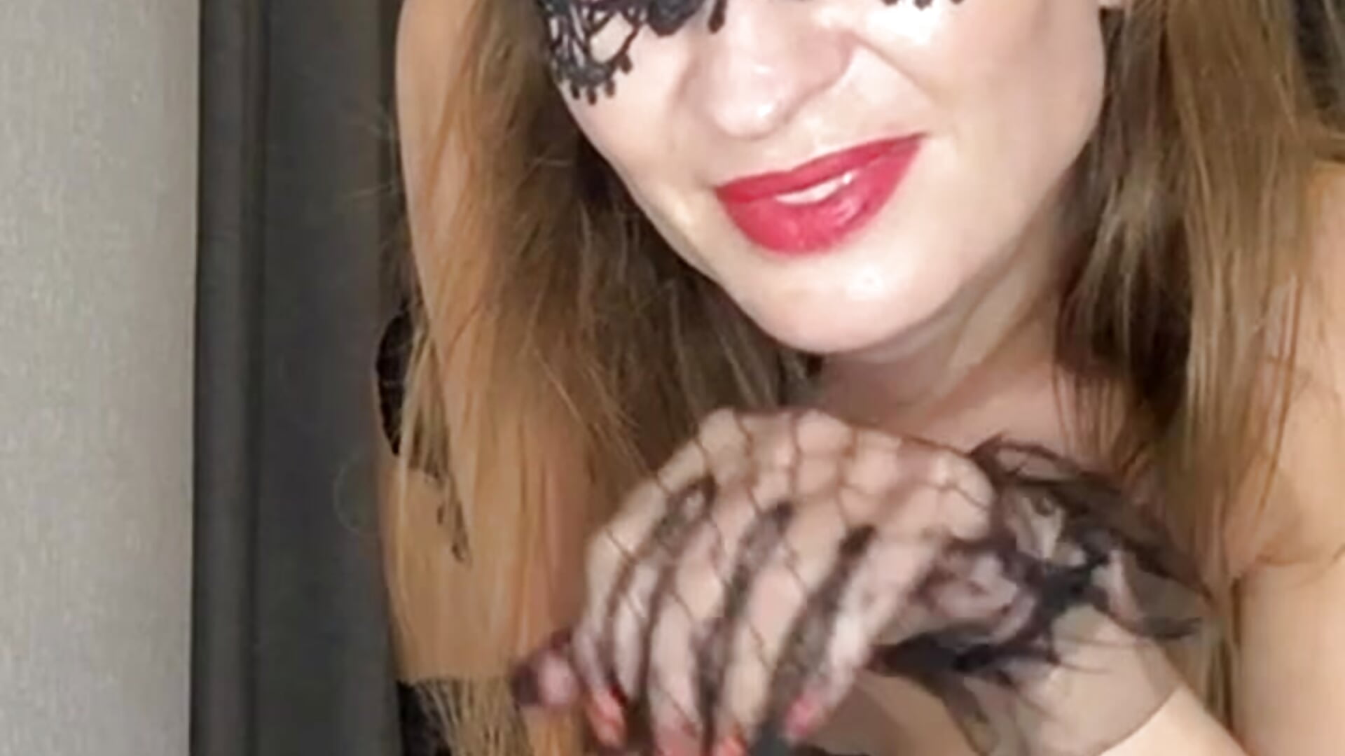 Cat to witch – video od webkamerové modelky Sweet_Poeme