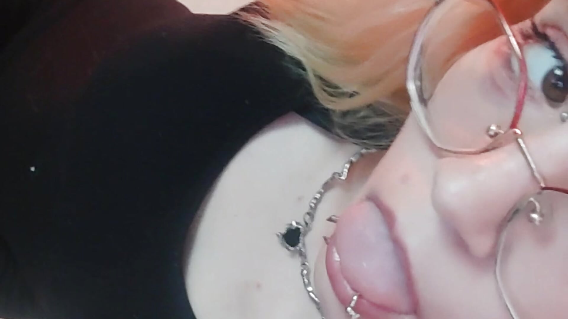 A little hello. - video by ReminaMeow cam model