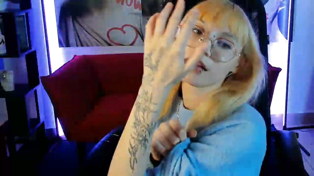 my sexy tattoo - video by ReminaMeow cam model