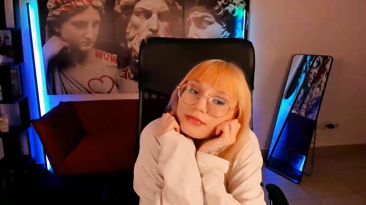 ^^ - video by ReminaMeow cam model