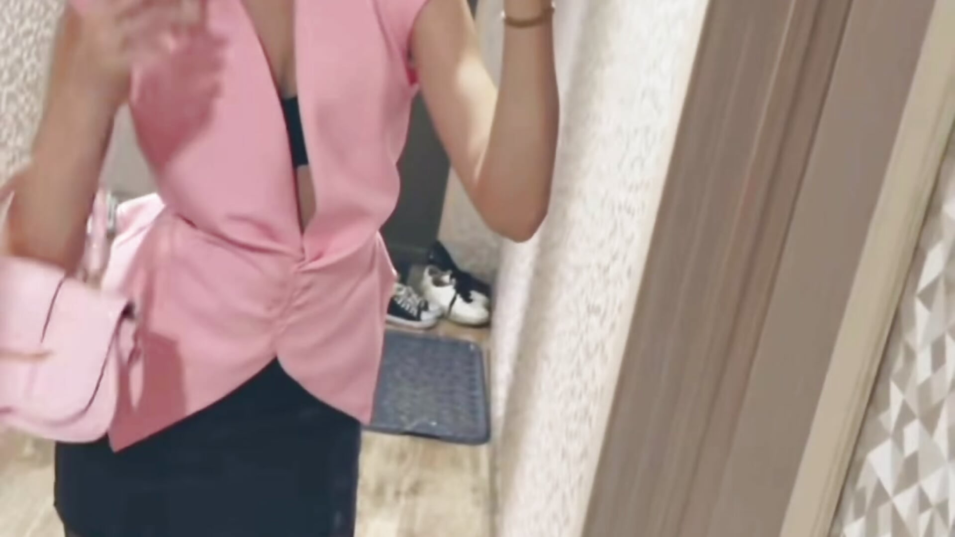 Blonde in pink. And you are already hers. - clip cu ChloexBarbie model videochat