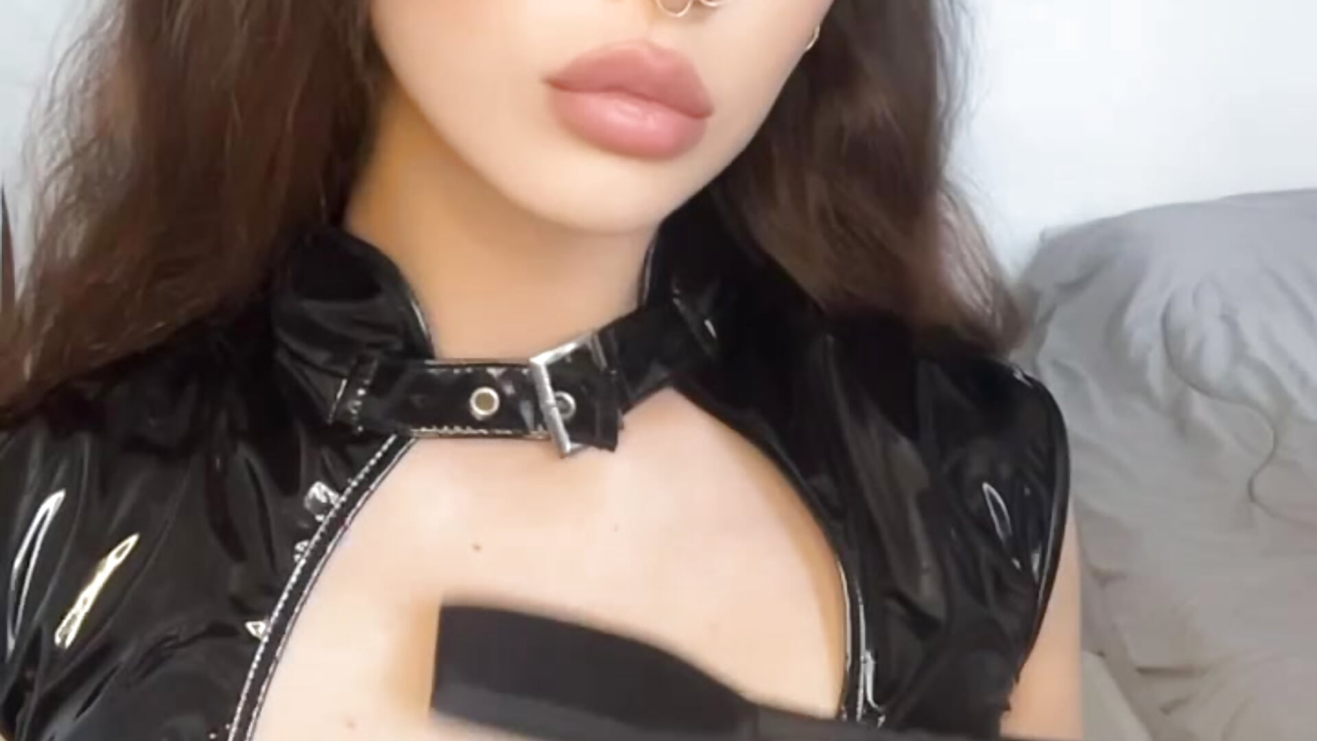 My favorite pose 😁 – video modela na kameri VictoriaVantelle