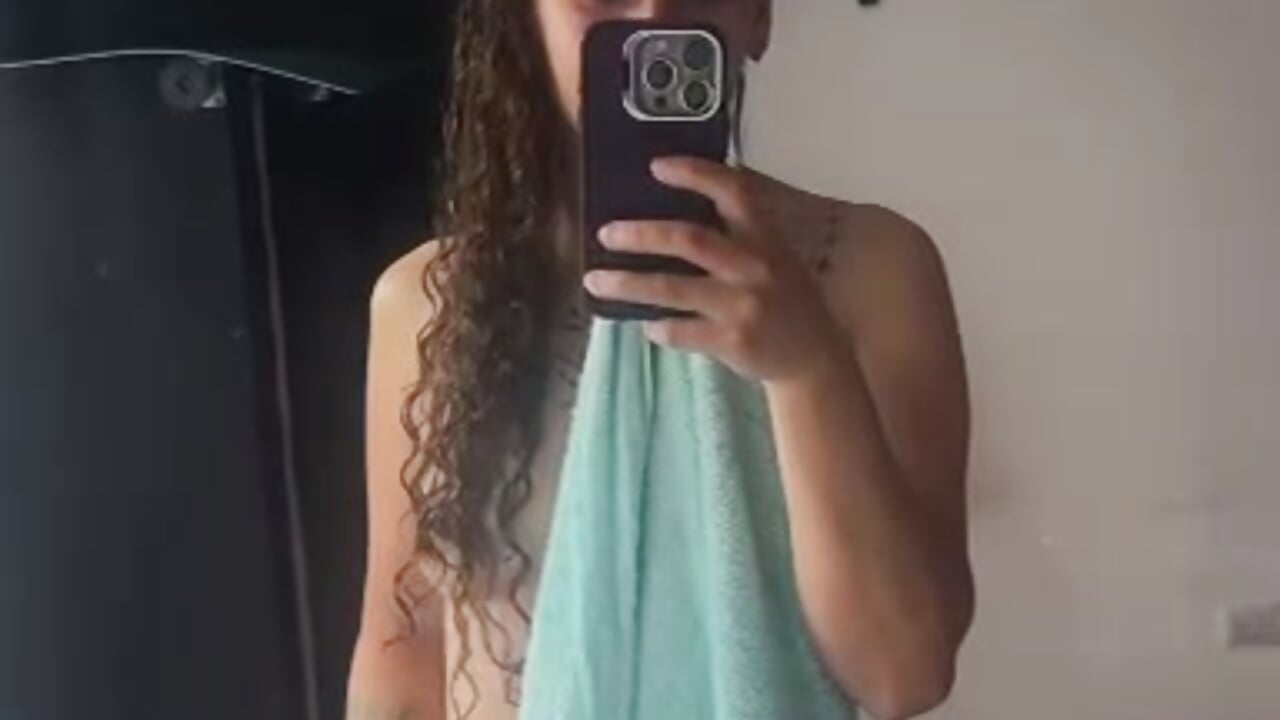 do you want to bathe with me 👅 – video af Laguertha___ cam-model