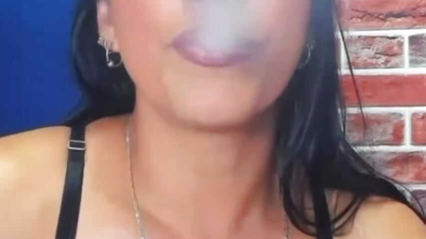 hot smoke — filmik valenprice_xxx, modela(-lki) na kamerkach
