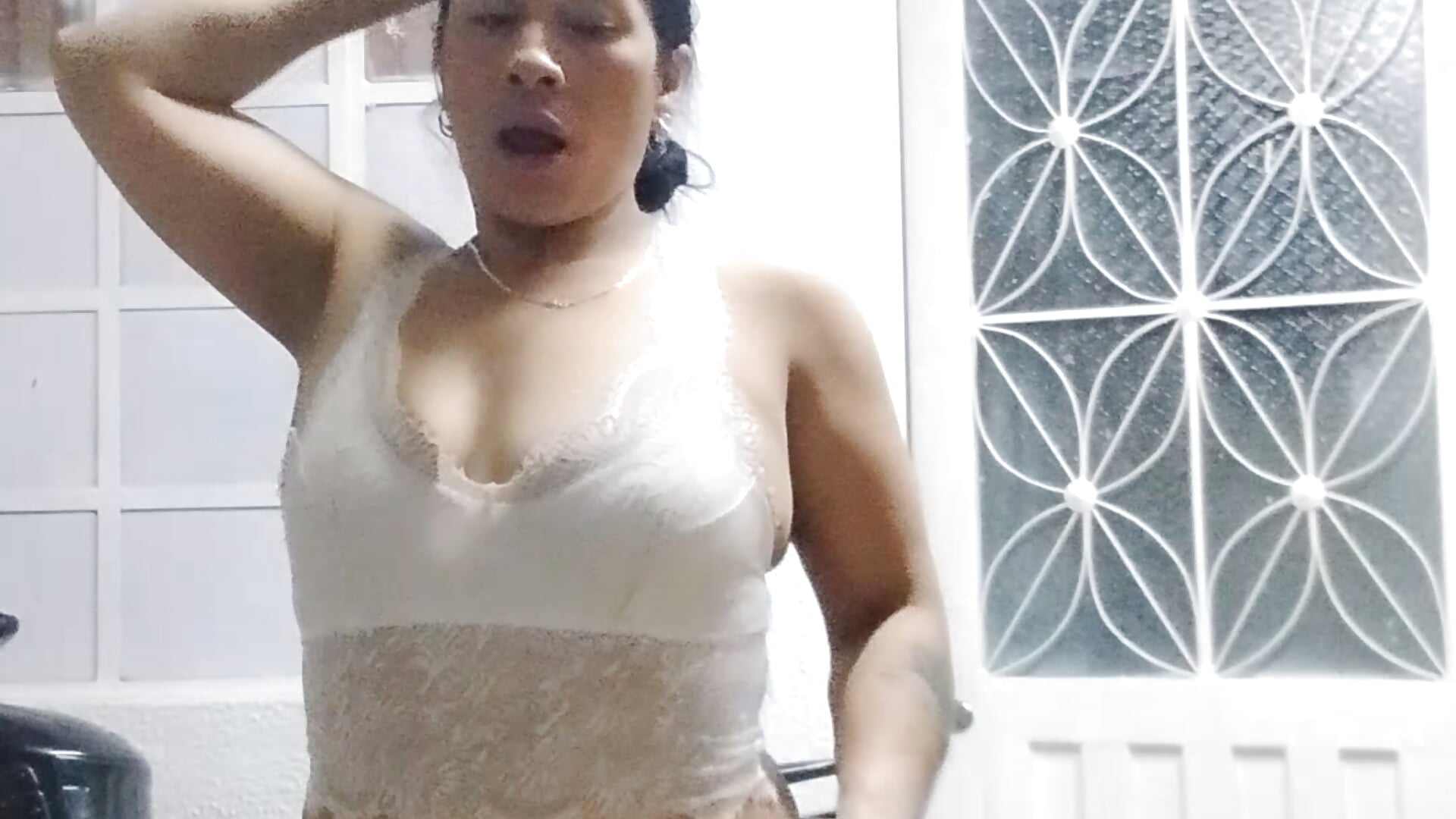 wanting to misbehave - video by valenprice_xxx cam model