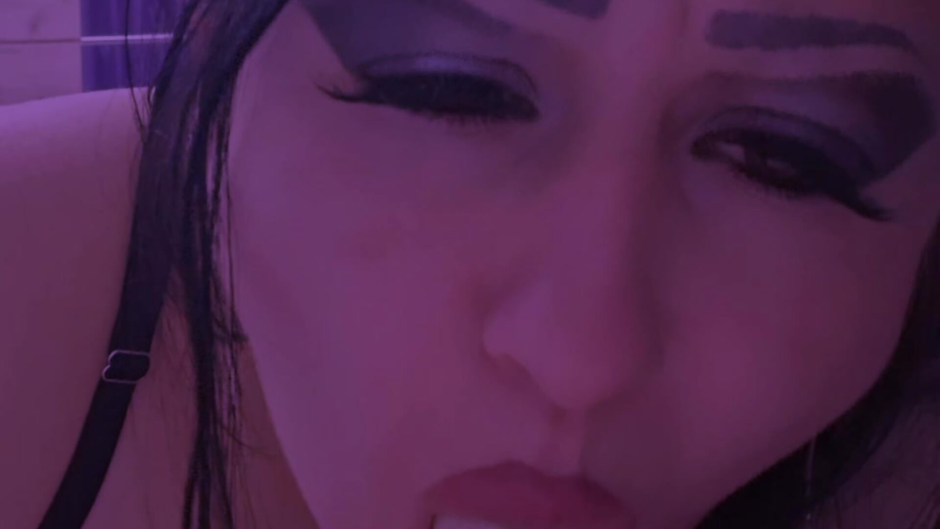 Let me taste you 😈 - video oleh model kamera LorryLo