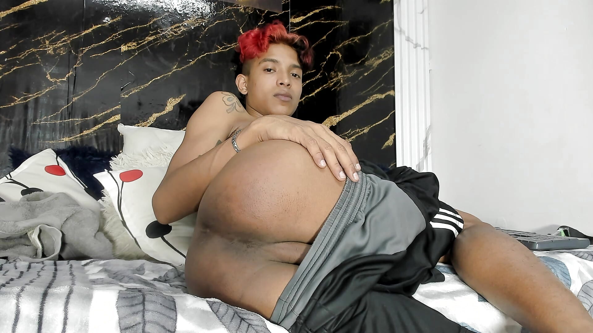 My little hole is pretty :3 – video modela na kameri young_boy4luv