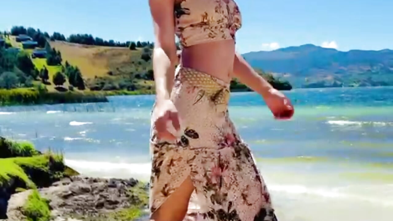 summer day - video by zoeliann cam model