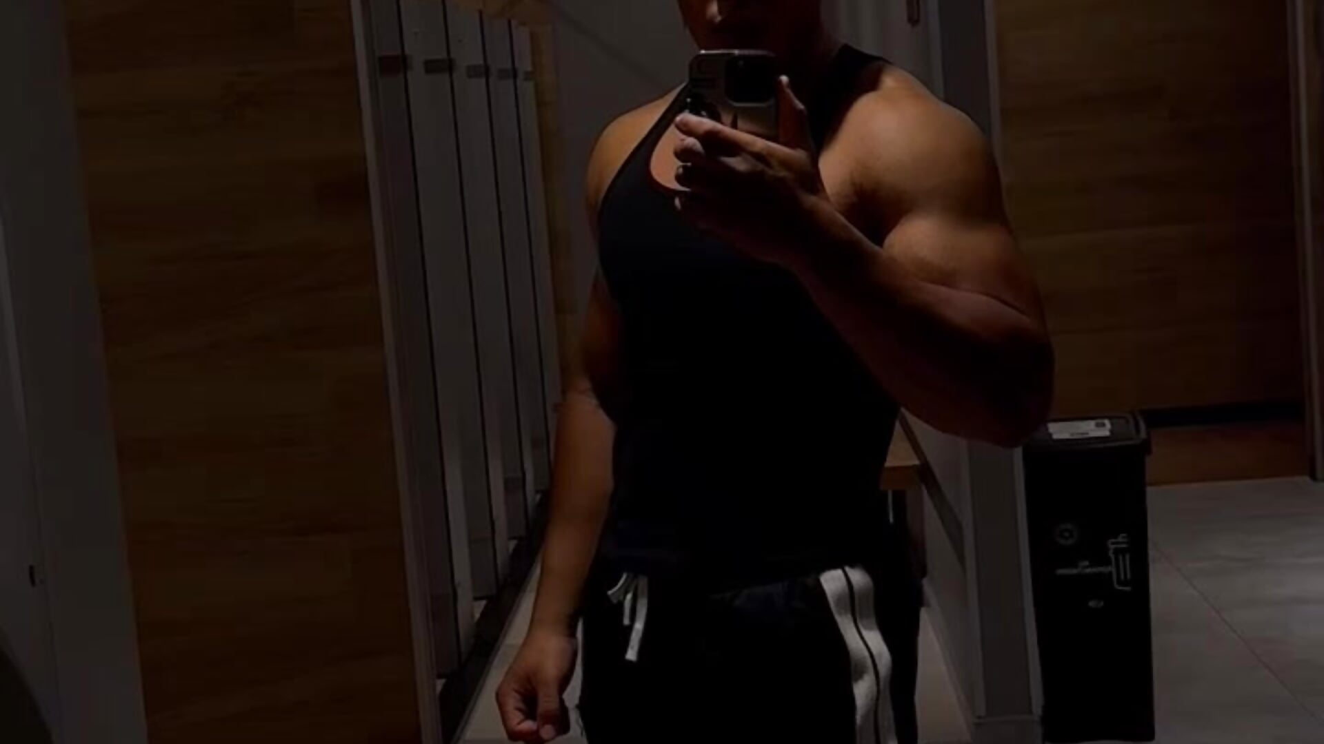 Hey There - video by Samrouge_ cam model
