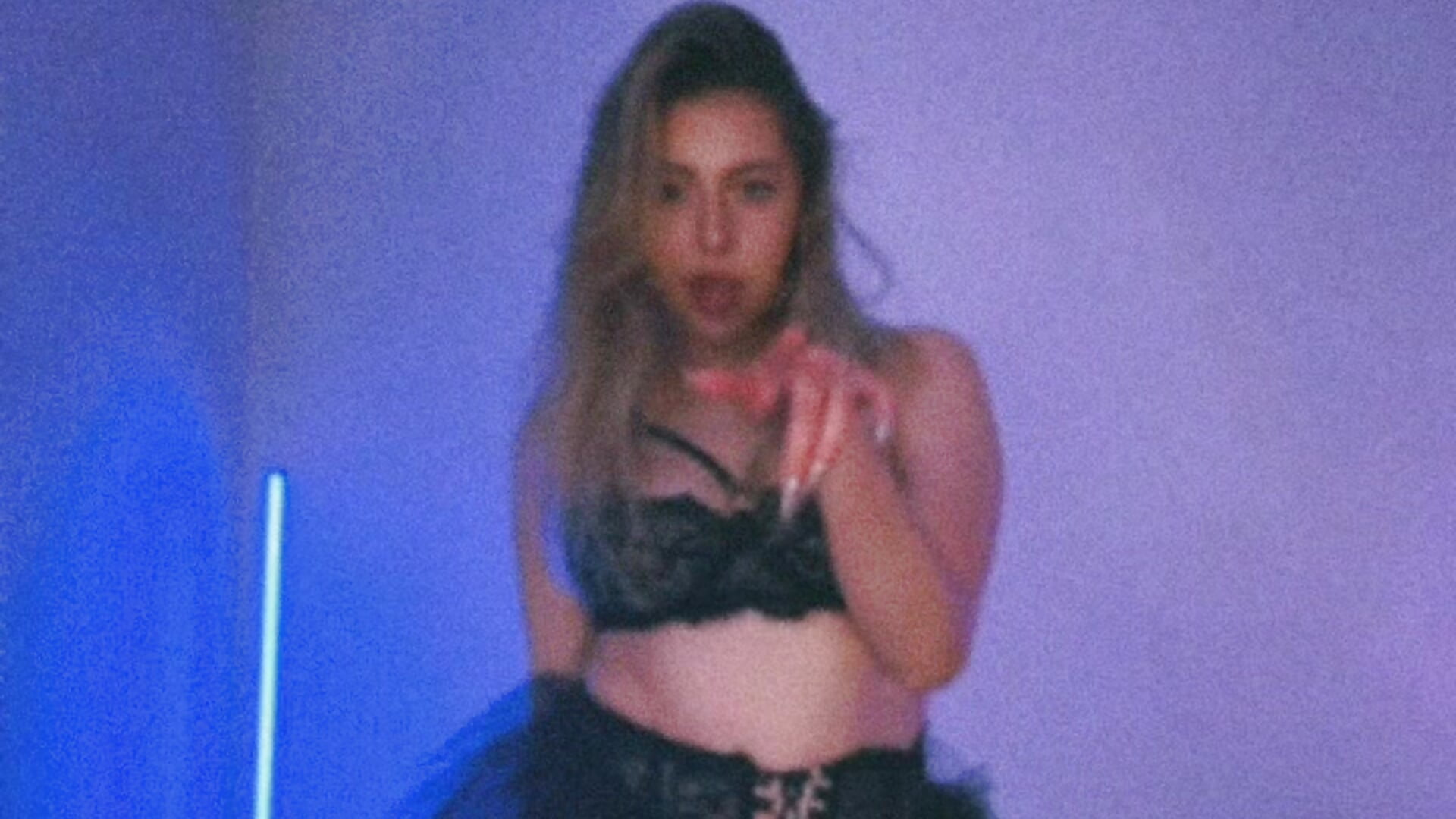 Sexy dance for you 🔥💃🏼 - clip cu Mia_goddess_ model videochat