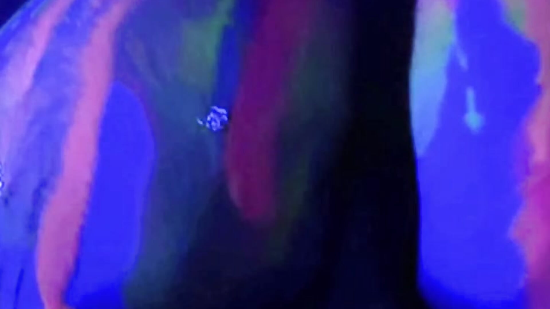 Painted booty shake slow mo - video by starcrossedlover cam model