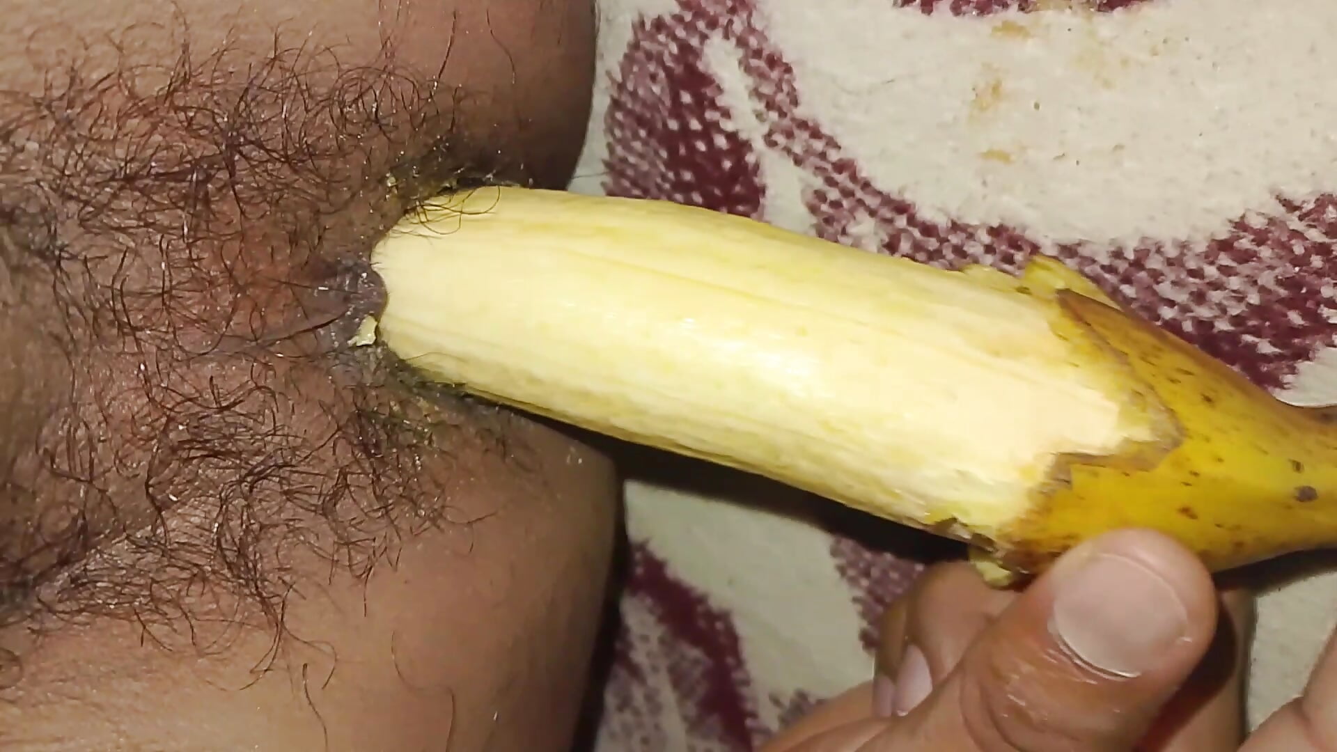 Abriendome con una banana - video av Si9986 cam model