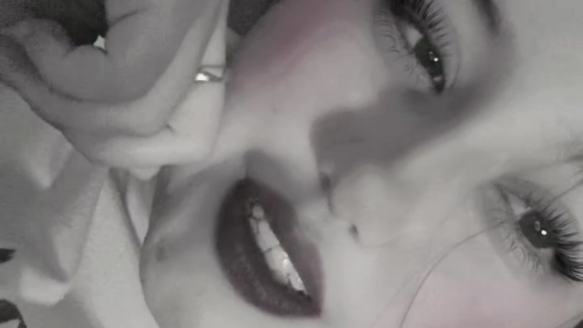 Love me 🥰💋 - video by Miaa_Luciaa cam model