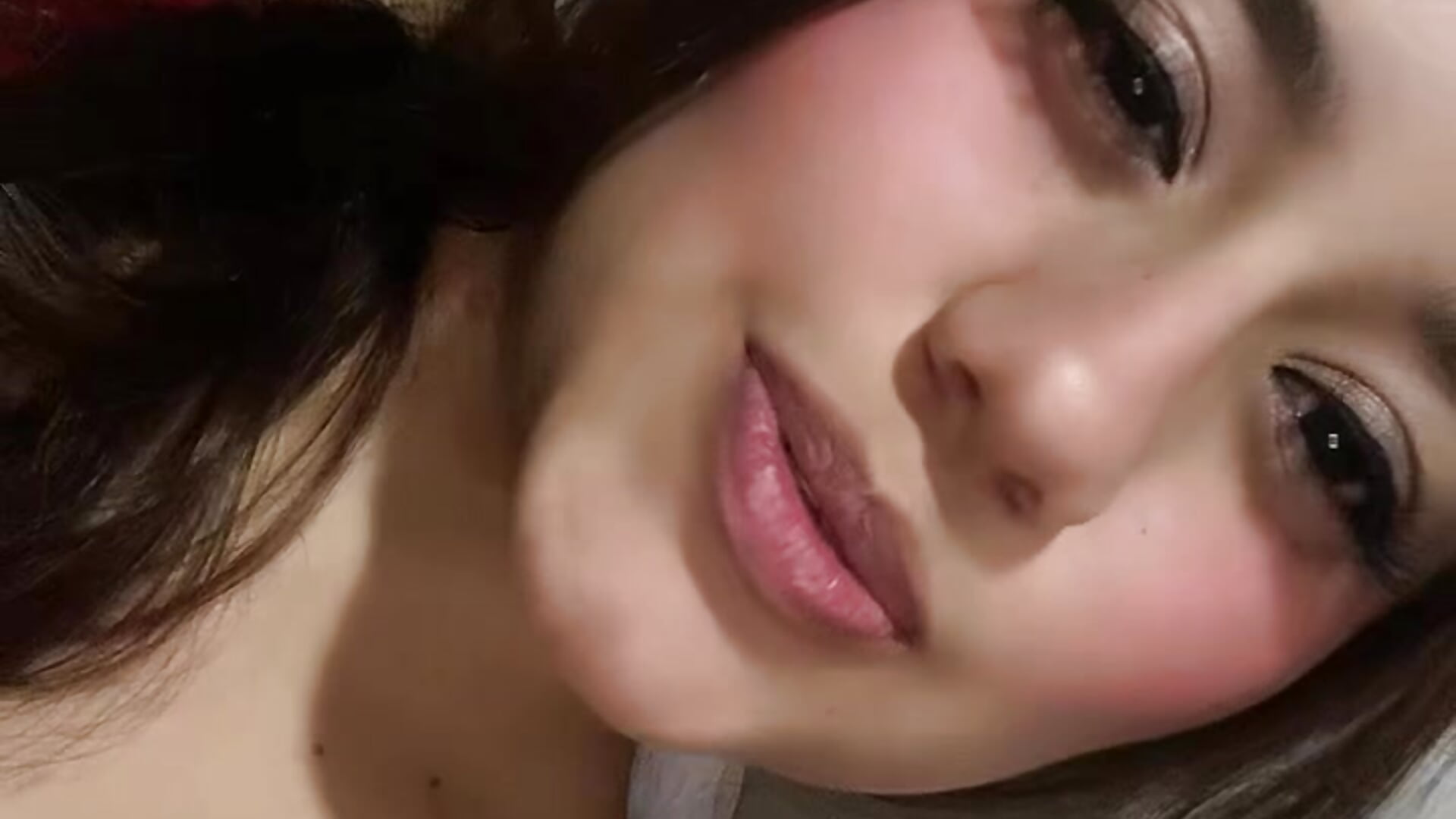 Me cansé de jugar. 😏 - video by Miaa_Luciaa cam model