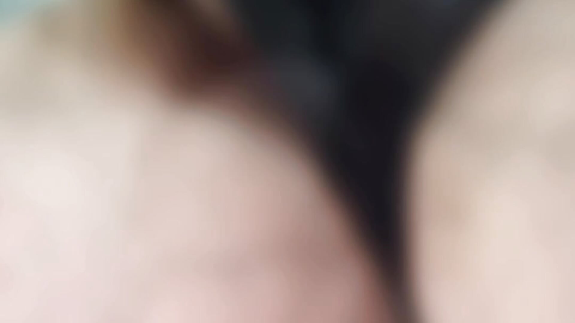 Is that a rocket in your pocket? - video di KaryQueen modella di cam