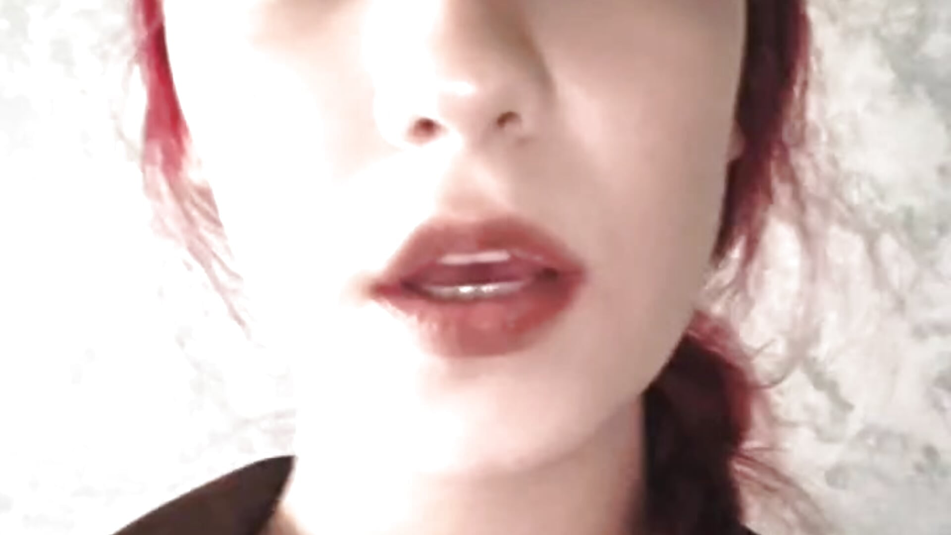 i hear u - video by FreedaWidmer cam model