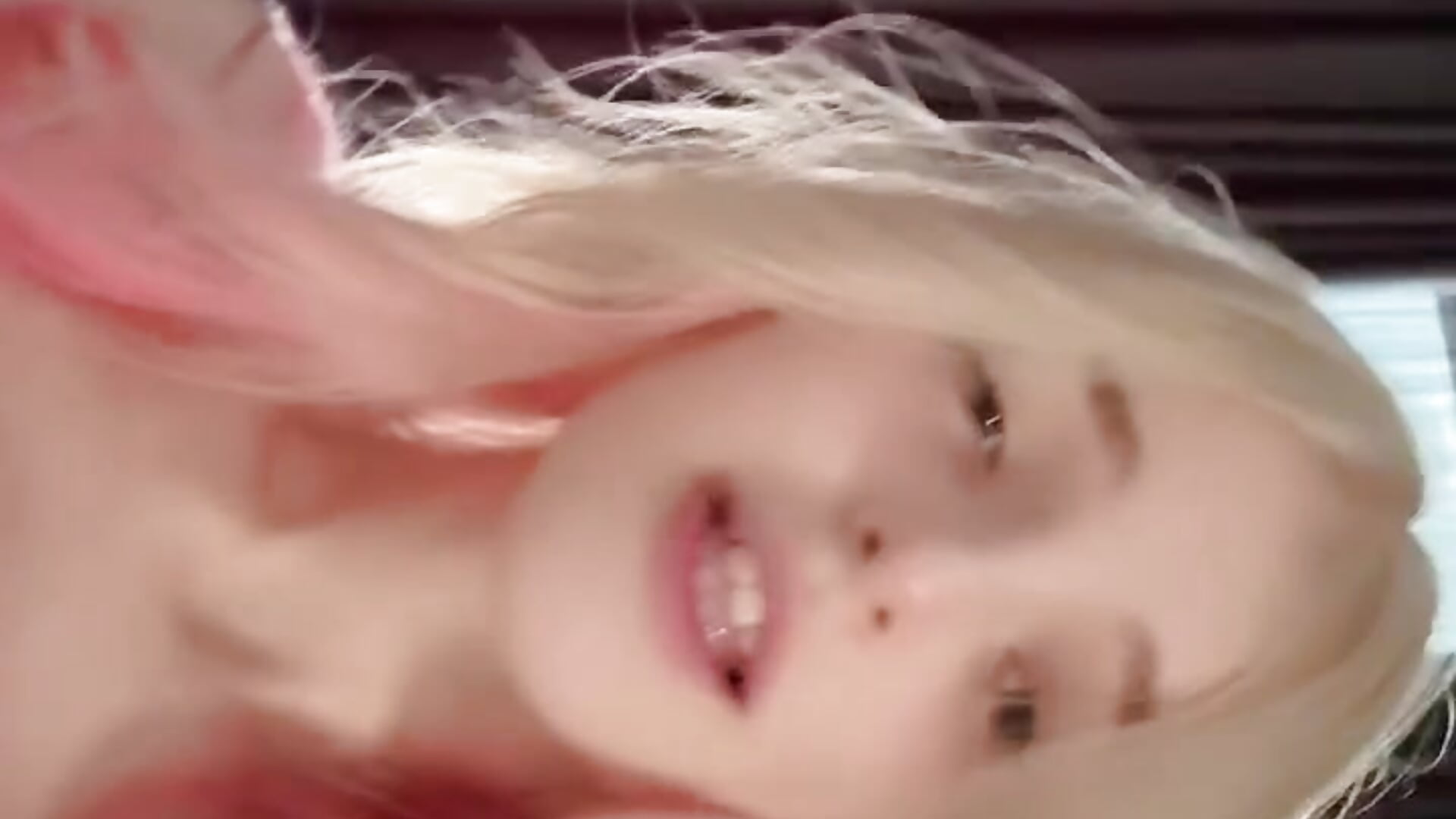 Some flex hehe - video di AnikaSparks modella di cam