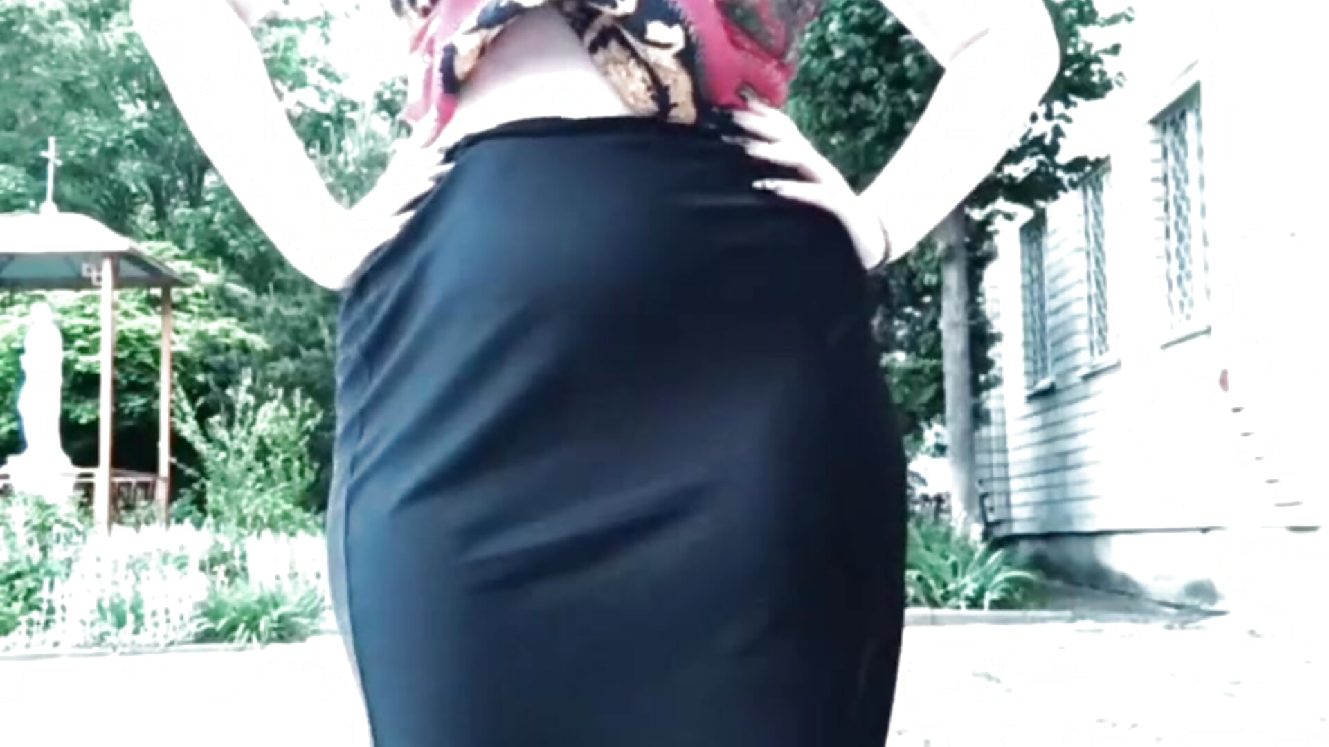 Dancing - video by HottieLinaa cam model