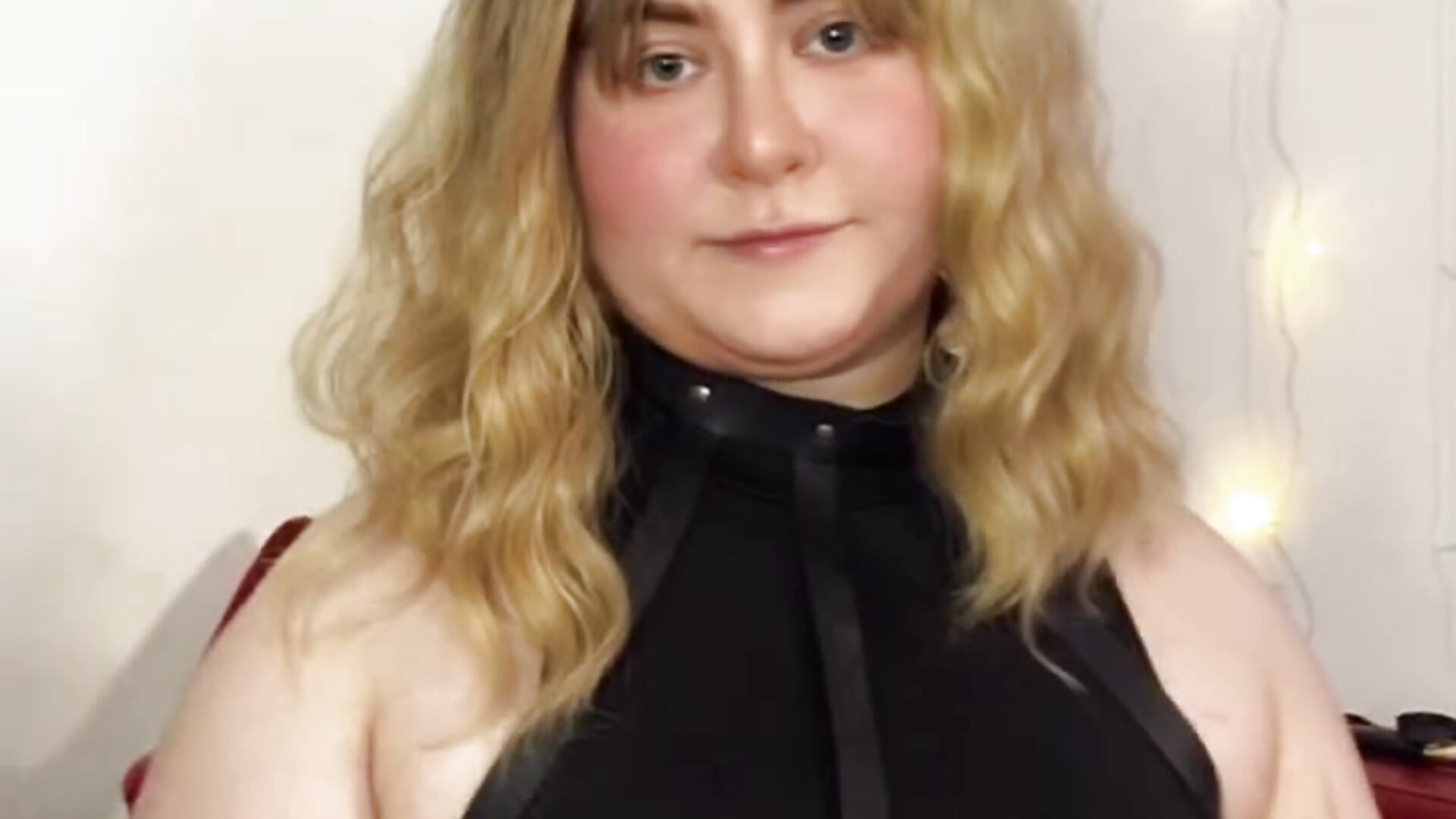 ✖︎ teasing you with my flogger ✖︎ – video af Goddess_EllisN cam-model
