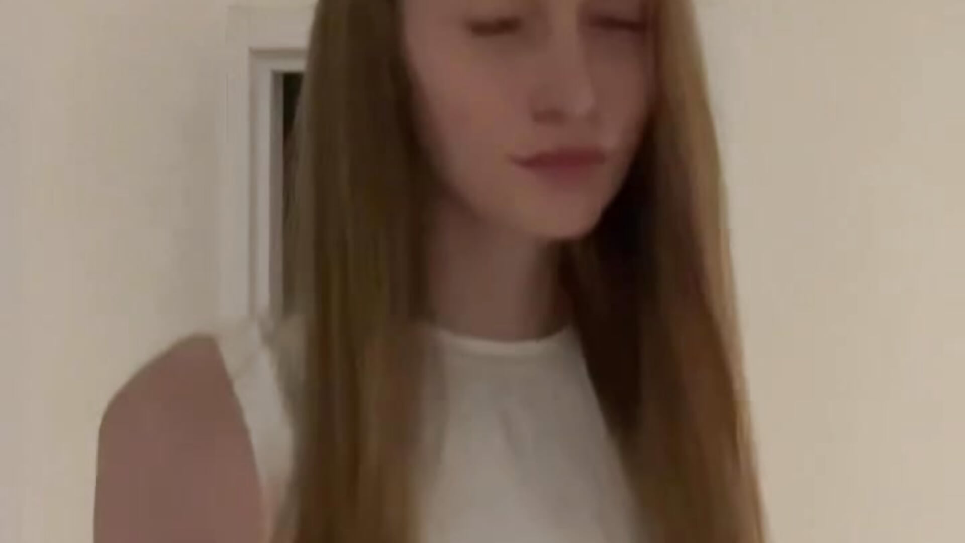 For you) - video RoseannPolintan kameramallilta